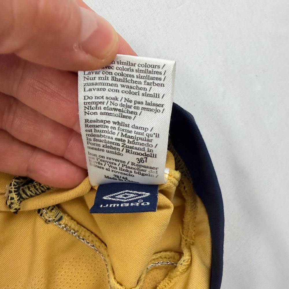 Umbro Everton Soccer Jersey Mens Small Yellow 2010-11 Away Chang Sponsor Kit - Picture 8 of 10